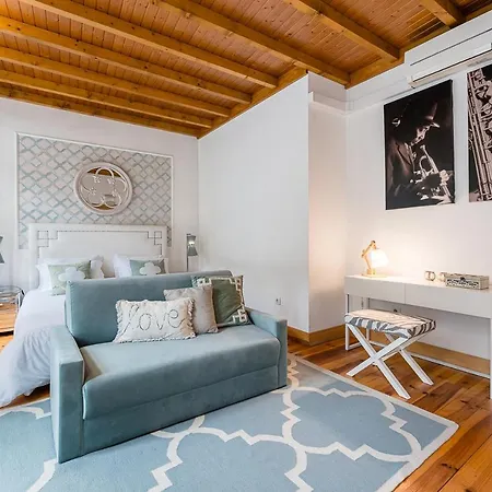 R3 Service - Five Senses In Apartment