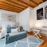 R3 Service - Five Senses In Appartement